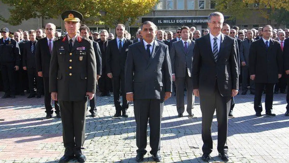 Ulu Önder Törenlerle Anıldı