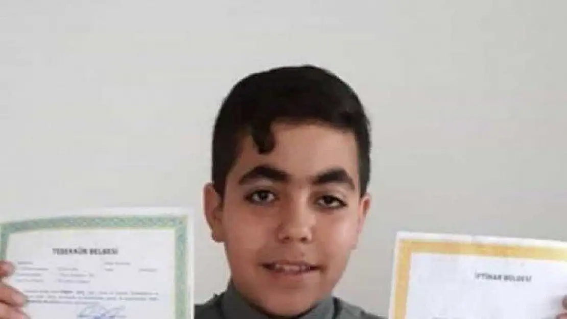15 yaşındaki ikizleri korona virüs ayırdı