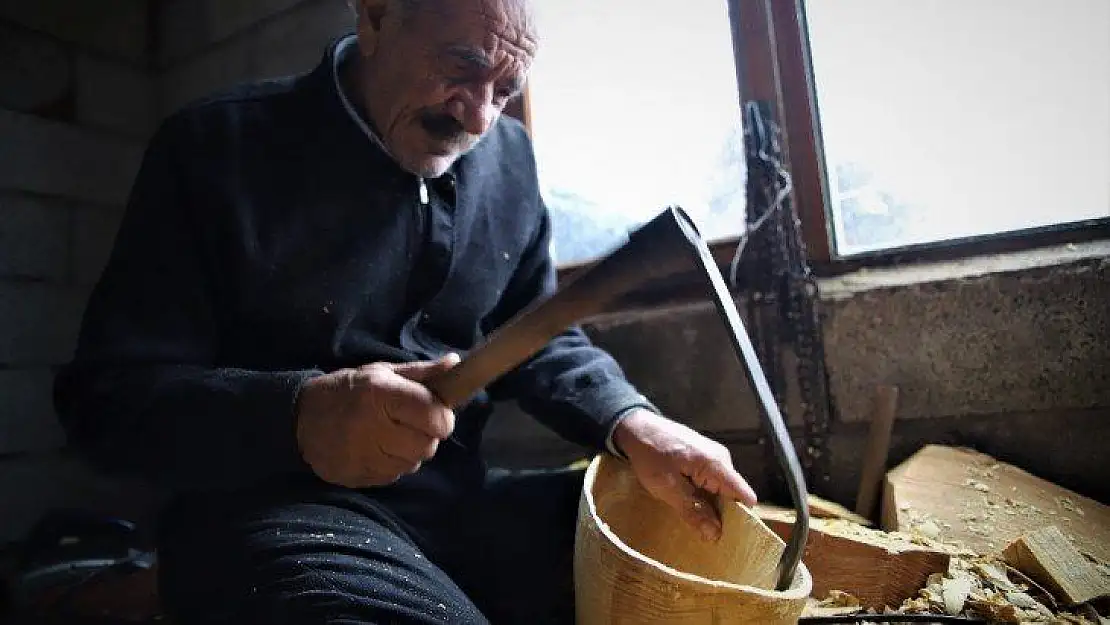 Saz Teknesi Yapıp Fransa'ya Bile Satıyor