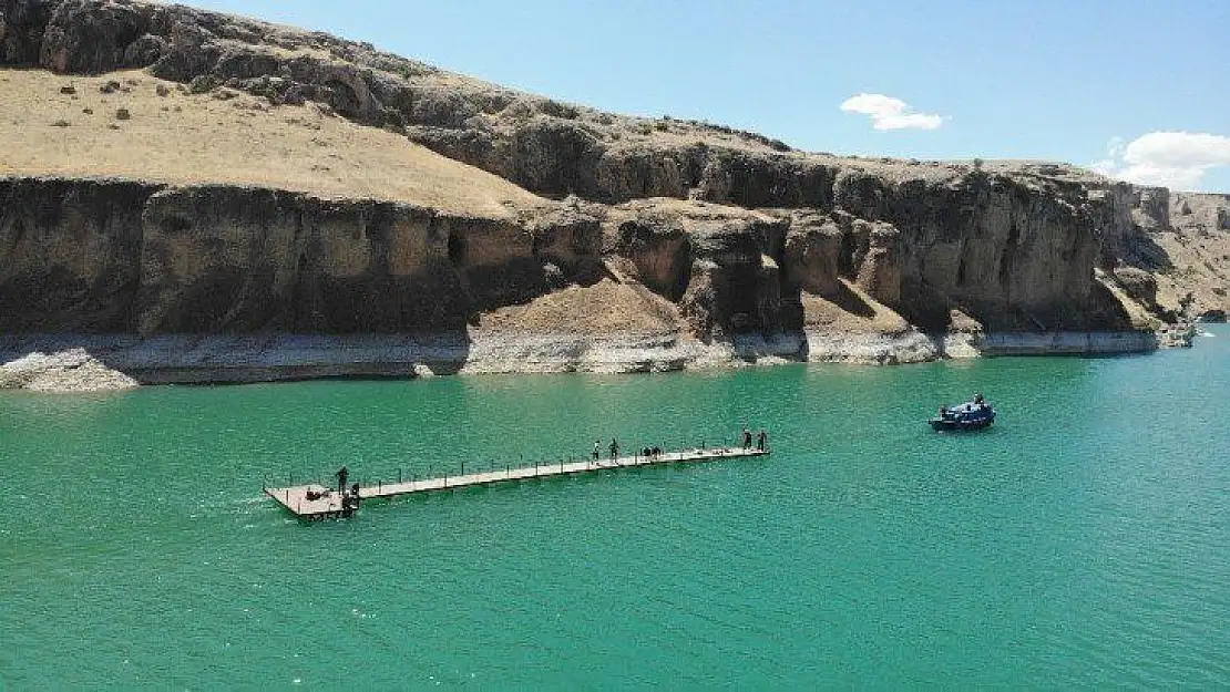 9 milyon yıllık kanyonlar için iskeleler çekilerek, kuruldu