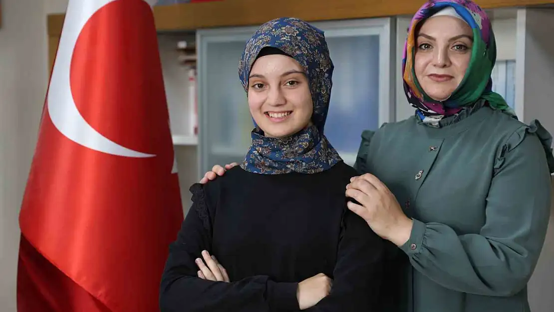 Asrın felaketinde kaybettiği babasına söz verdi, LGS'de Türkiye birincisi oldu