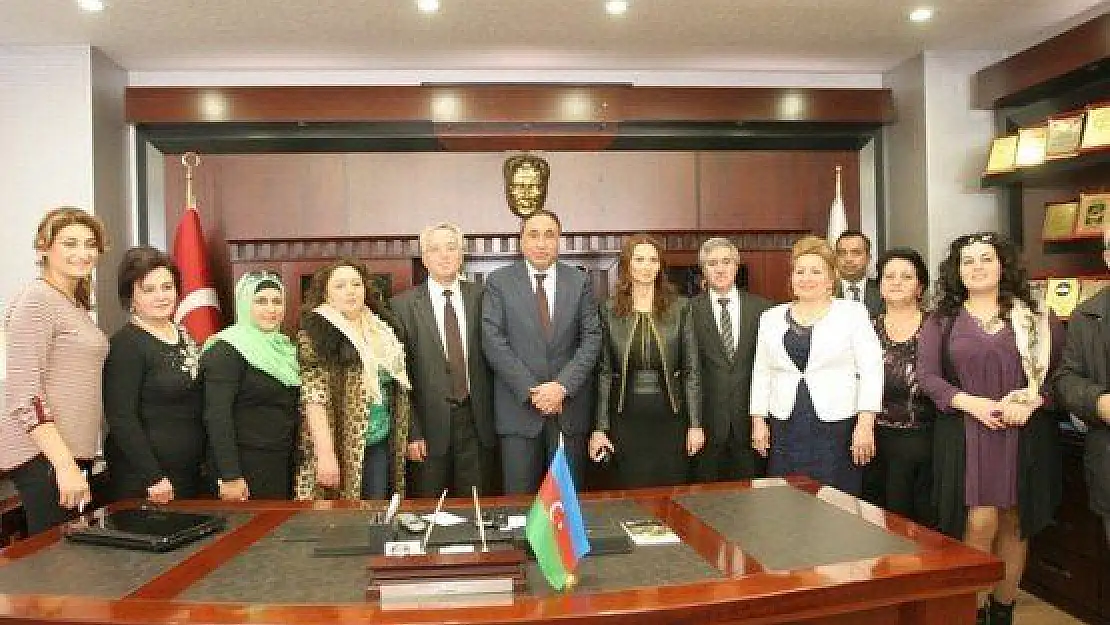Azeri Heyetten Belediyeye Ziyaret