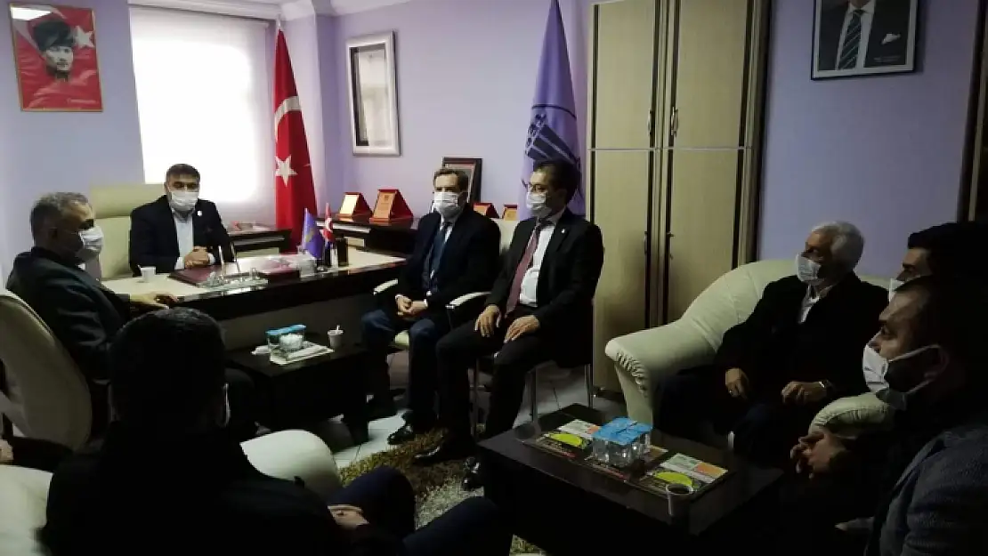 Başkan Özdoğan, Esnafın Sorunlarını Dosya Olarak Sundu