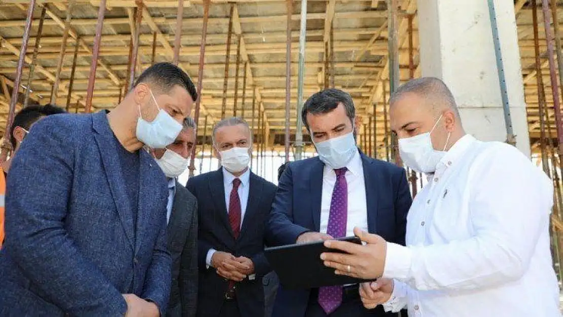 Başkan Şerifoğulları, yapımı süren projeleri yerinde inceledi