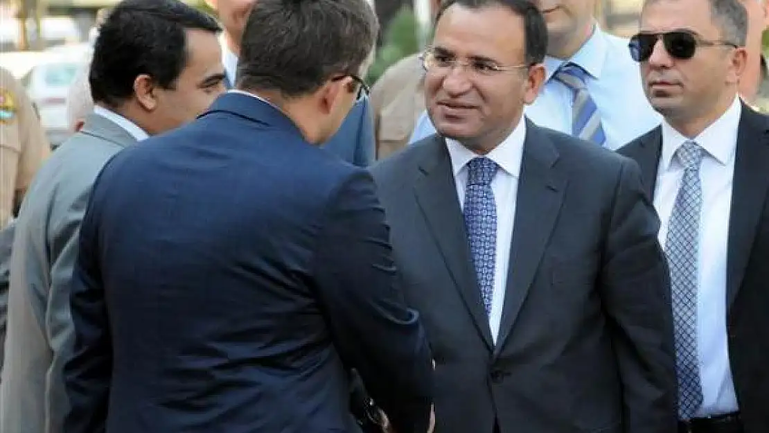 Vali Kıraç Bakan Bozdağ'ı Karşılamadı!