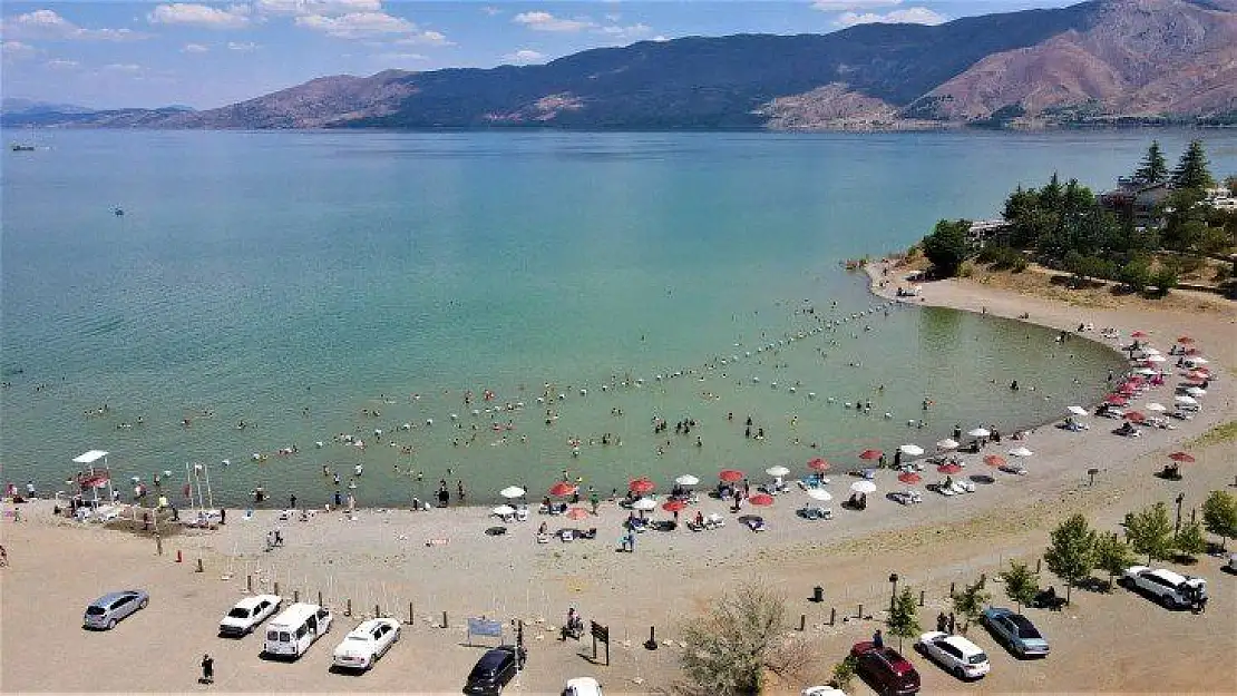 Doğu'nun gizli denizi Hazar Gölü'nde tatil telaşı