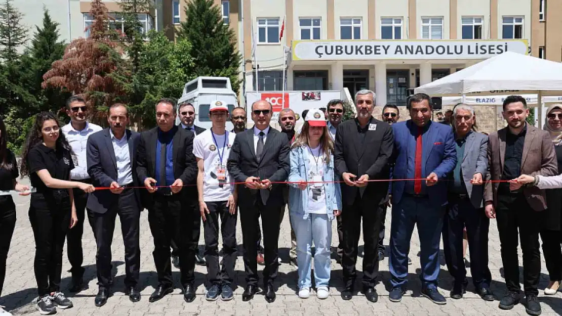 Çubukbey Anadolu Lisesi öğrencileri tarafından TÜBİTAK 4006 Bilim Fuarı açıldı