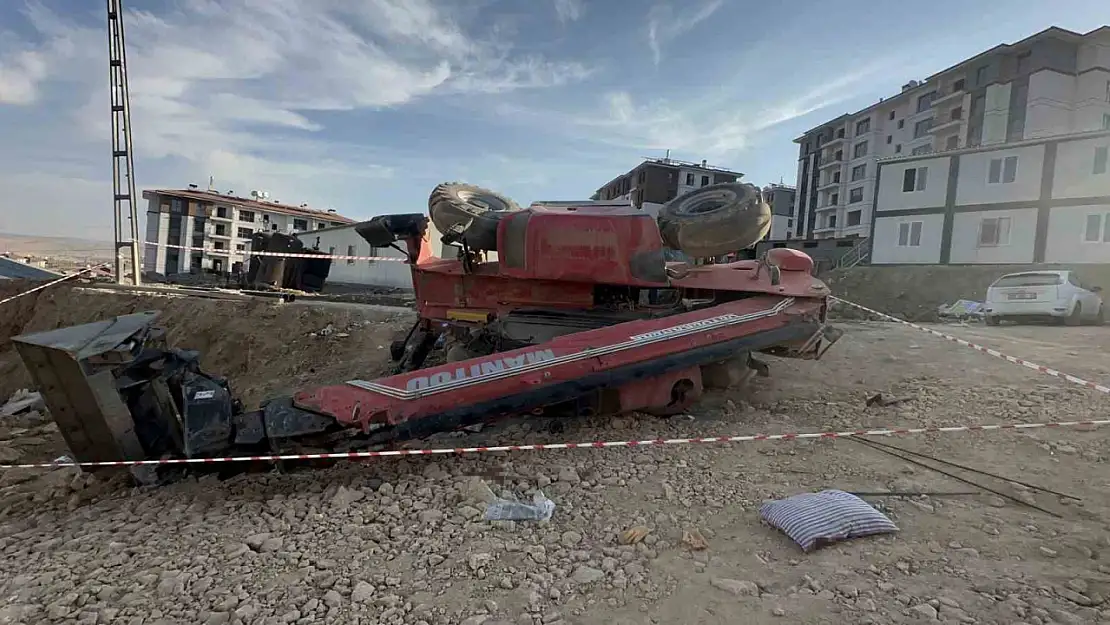 Elazığ'da akılalmaz olay: Operatör lavaboya gitti, kepçeyi çalıştırmak isteyen 2 genç hayatını kaybetti