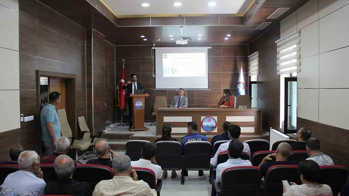 Elazığ'da akılcı ilaç kullanımı ve bitkisel ürünler toplantısı