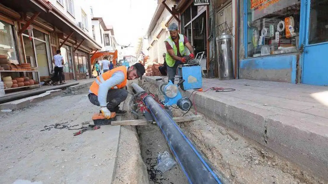 Elazığ'da altyapı yenileme çalışmaları tüm hızıyla sürüyor