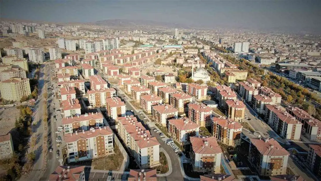 Depremzedeler konutlarına kavuşmanın mutluluğunu yaşıyor