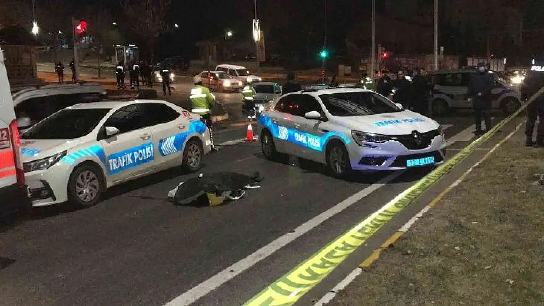 Aracın çarptığı genç hayatını kaybetti