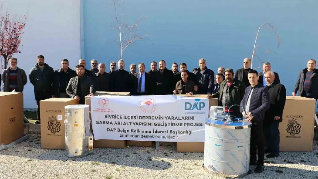 Elazığ'da bal süzme makinesi dağıtım programı düzenlendi