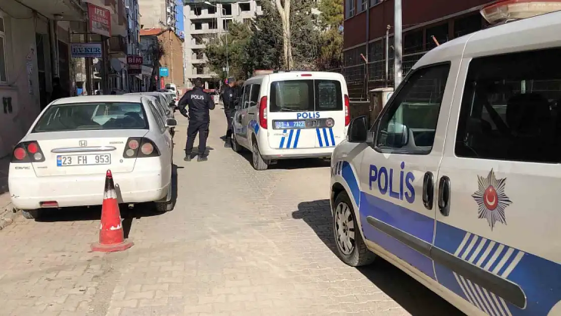 Elazığ'da bıçaklı kavga: 1 yaralı