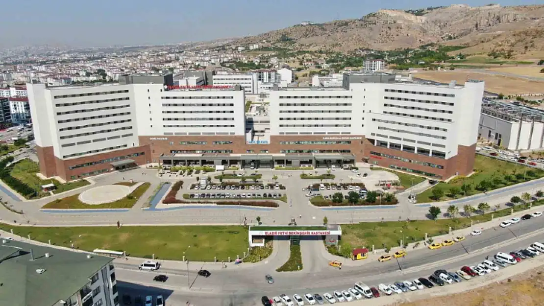 Fethi Sekin Şehir Hastanesi'nde bir ilk daha
