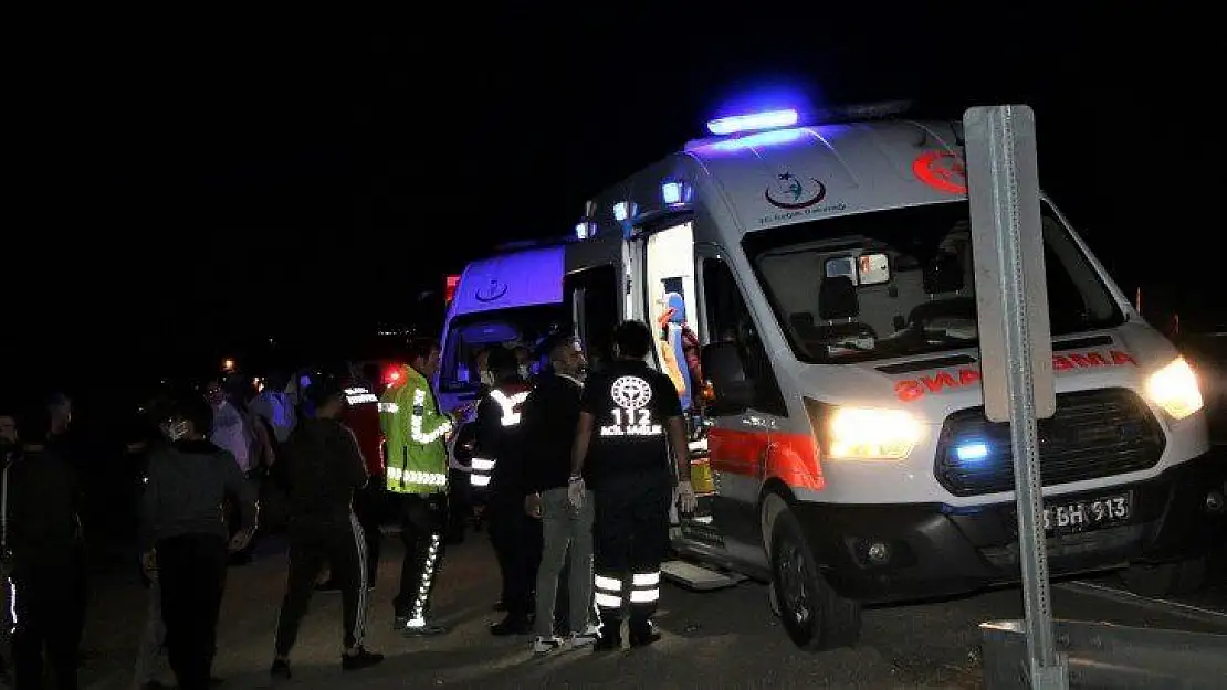 Elazığ'da çarpışan araçlar şarampole yuvarlandı: 2'si ağır 5 yaralı