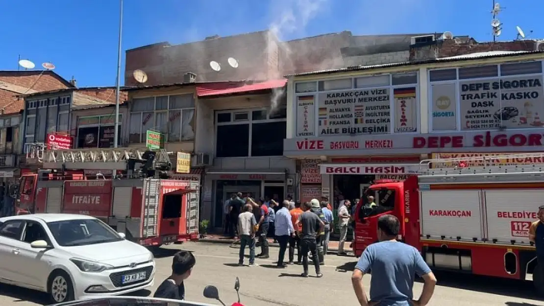 Elazığ'da çatı yangını