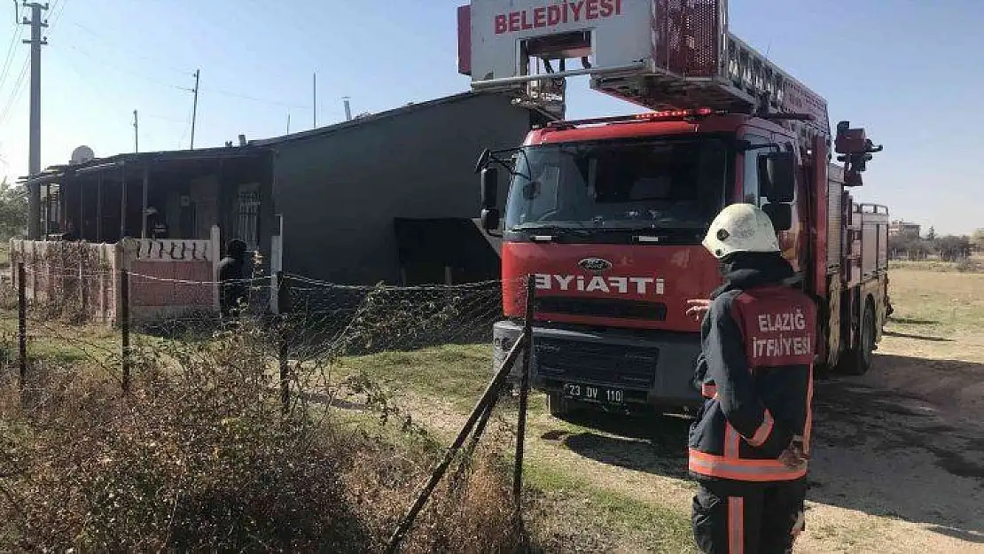 Elazığ'da ev yangını..