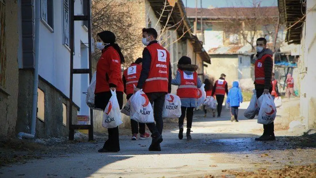 Elazığ'da gönüllüler dezavantajlı ailelere ekmek ulaştırdı