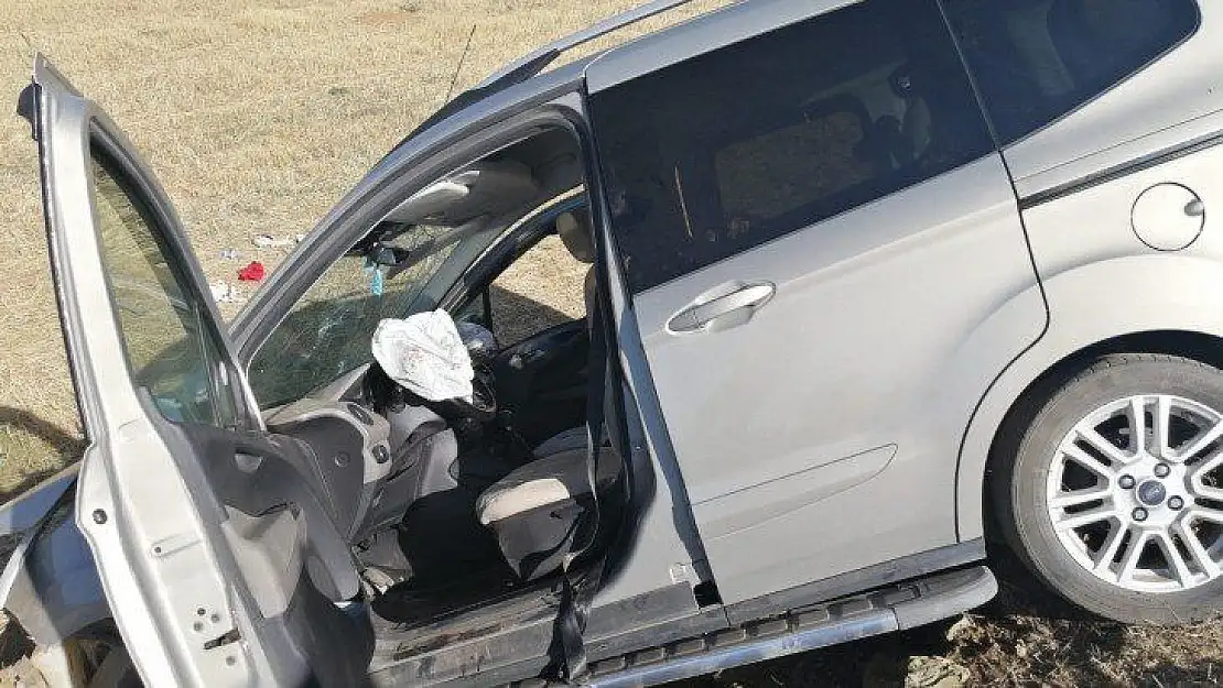 Elazığ'da ticari araçlar çarpıştı: 7 yaralı