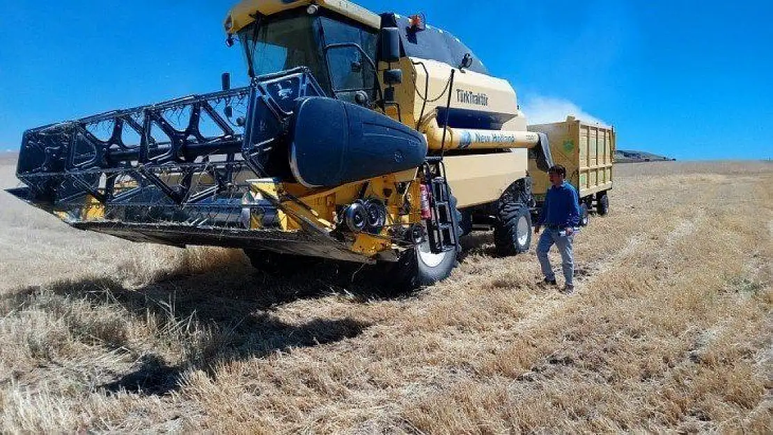 Elazığ'da hasat devam ediyor,  biçerdöverlerde denetleniyor