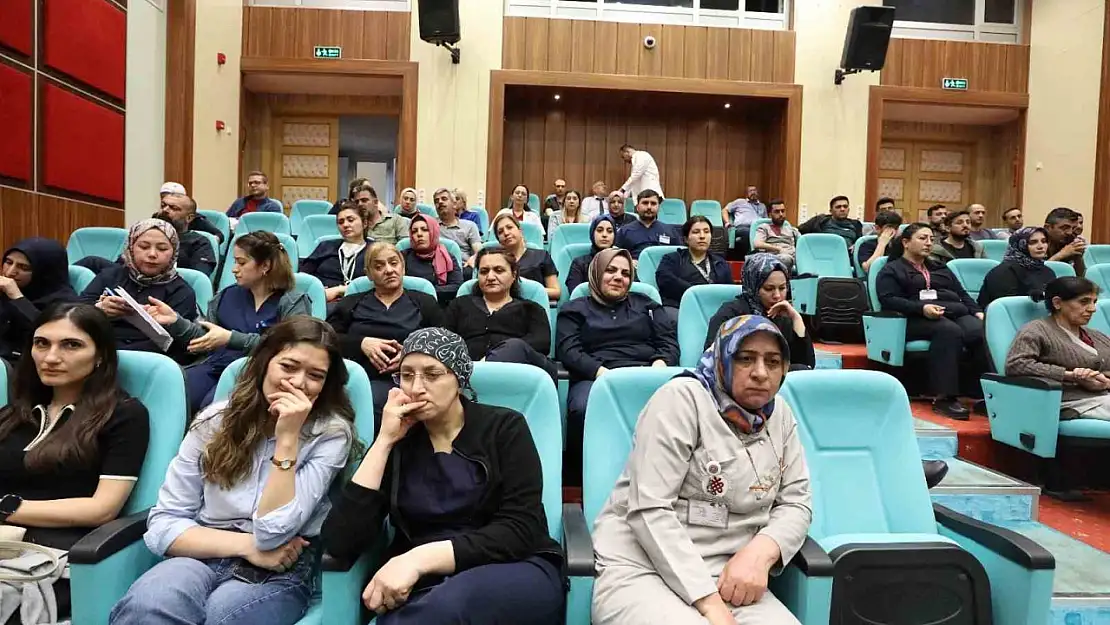 Elazığ'da hastane çalışanlarına Afet Farkındalık Eğitimi verildi