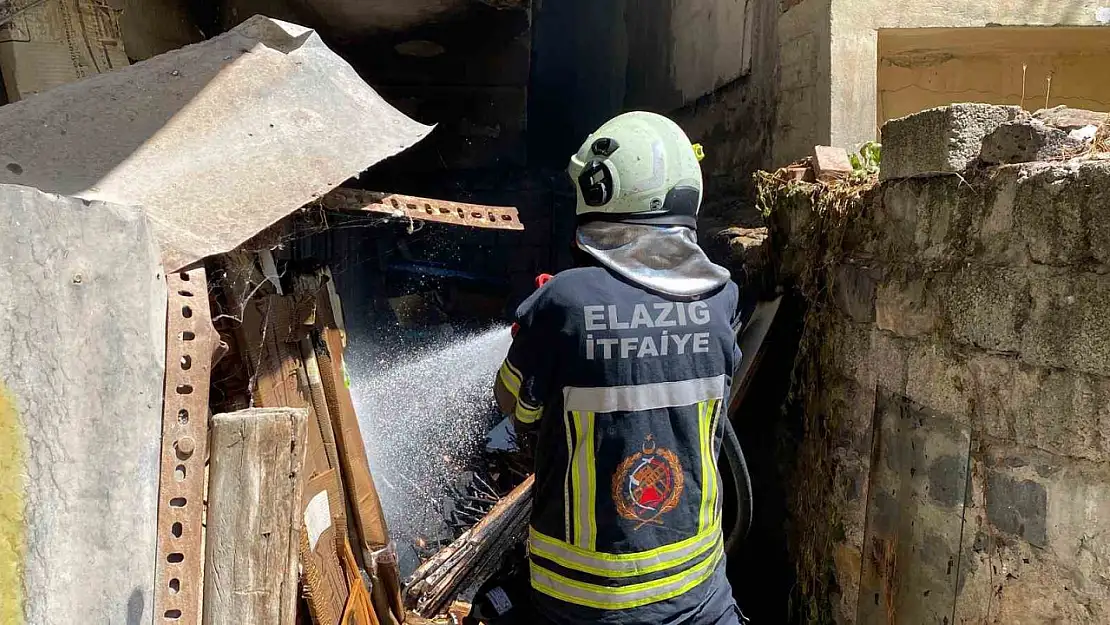 Elazığ'da havalandırma boşluğunda yangın