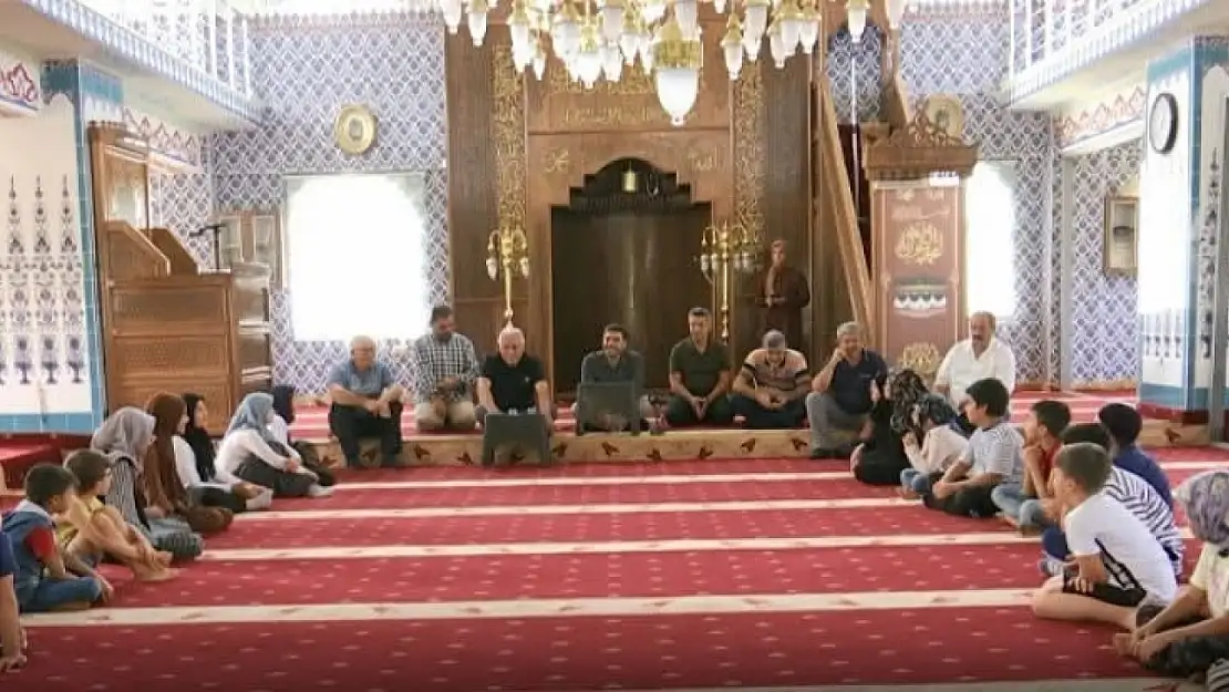 Elazığ'da münazara etkinliğİ