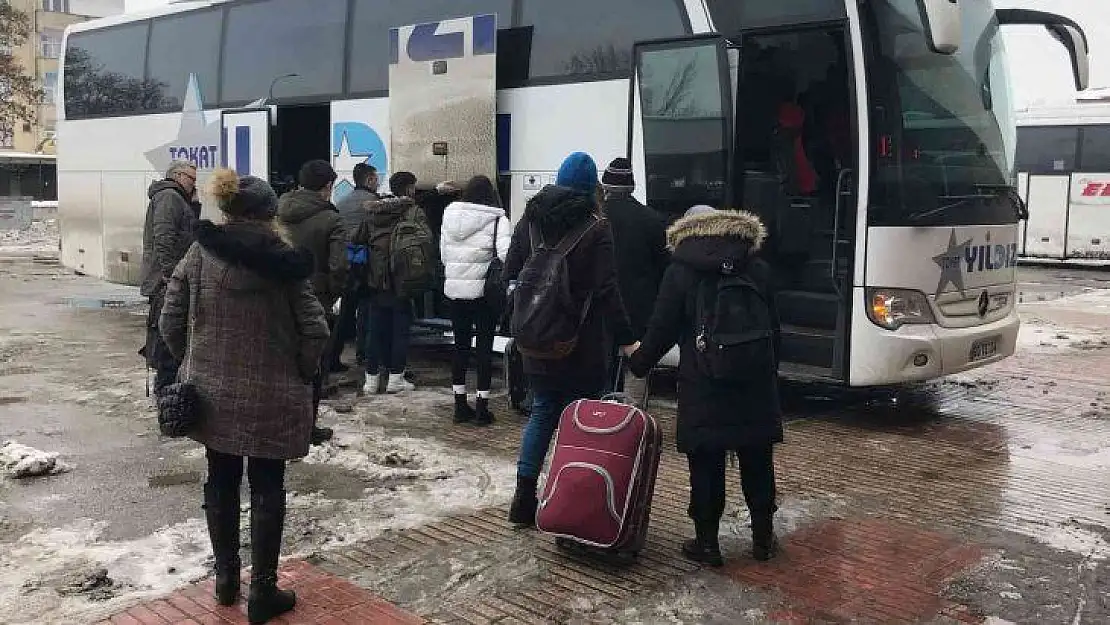 Vatandaşlar otogara akın etti