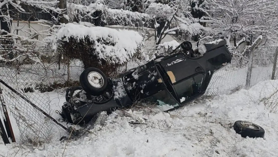 Elazığ'da otomobil devrildi: 5 yaralı