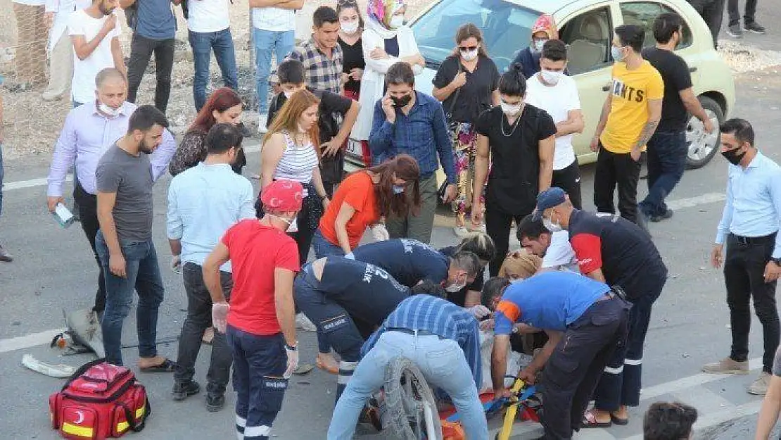 Elazığ'da otomobil ile motosiklet çarpıştı, kurye hayatını kaybetti