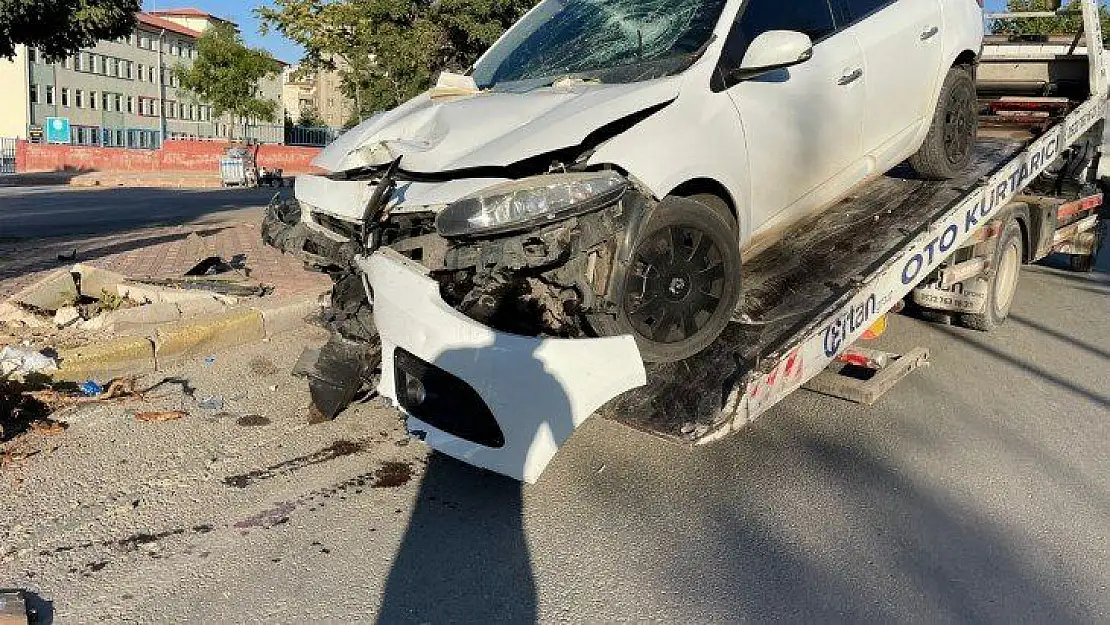 Elazığ'da otomobil yayaya çarptı: 1 yaralı