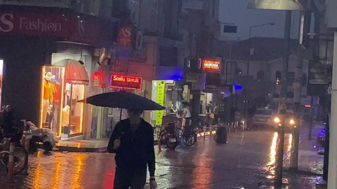 Elazığ'da sağanak etkili oldu