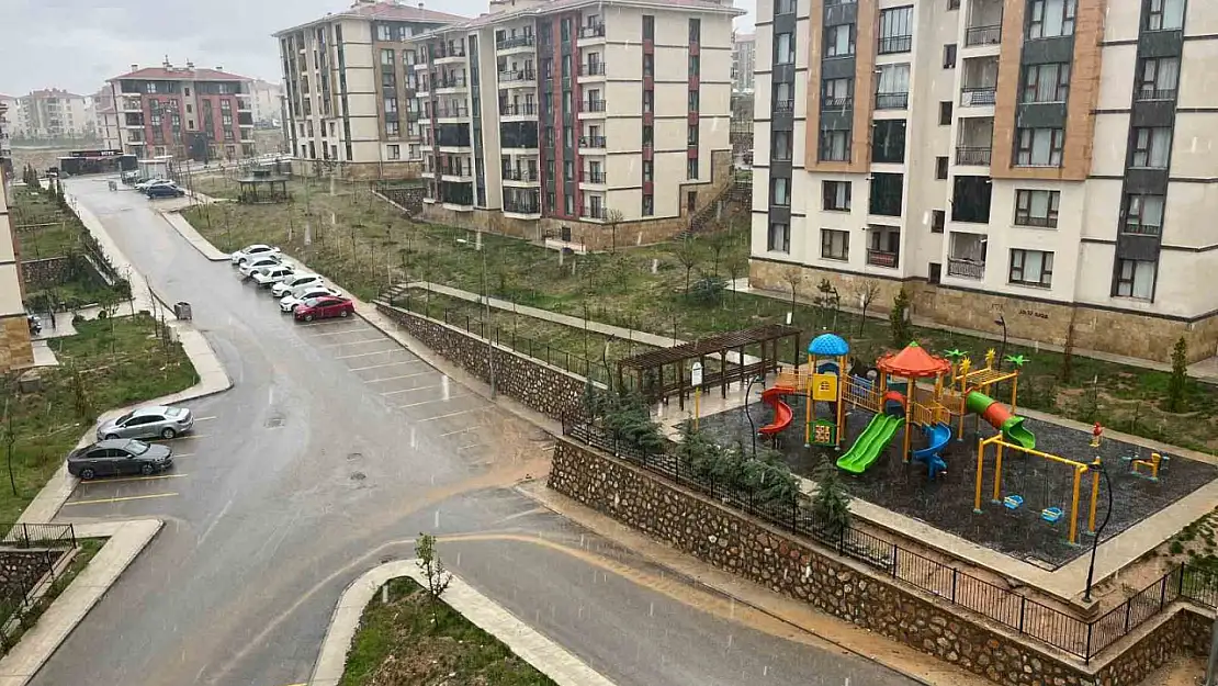 Elazığ'da sağanak etkili oluyor