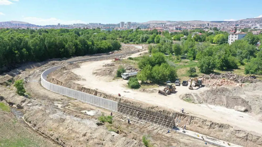 Elazığ'da taşkın koruma inşaat çalışmaları sürüyor