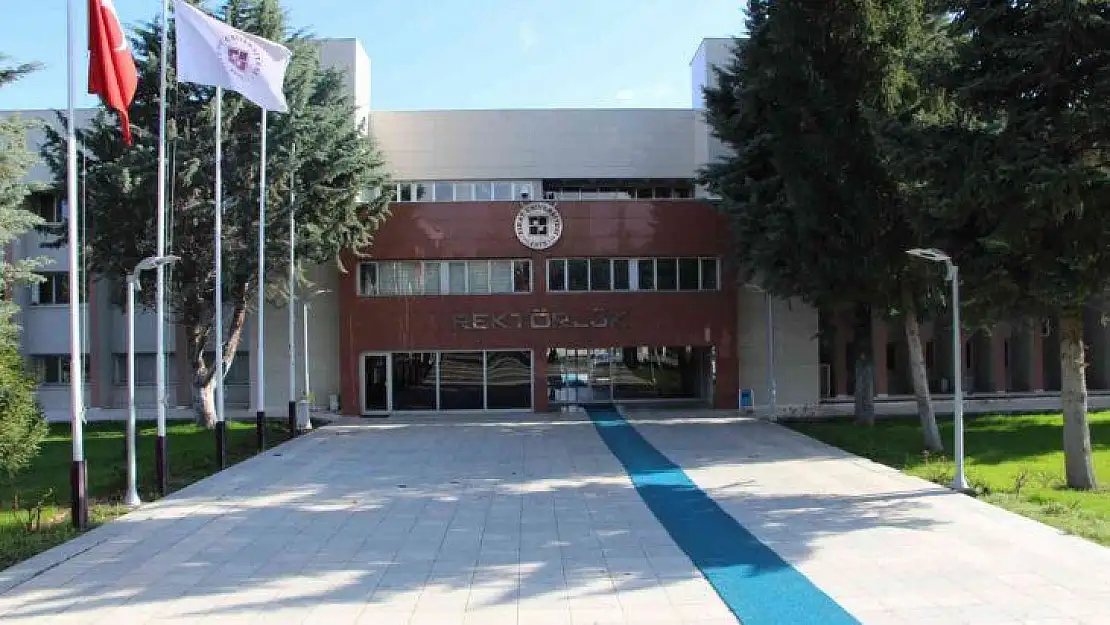 Araştırma görevlisi açığa alındı.