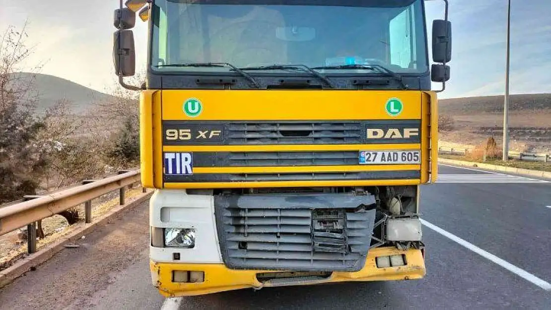 Otomobil şarampole uçtu
