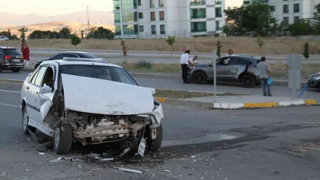 Trafik kazası: 3 yaralı