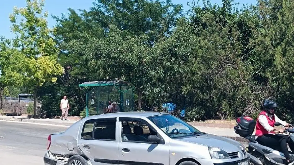 Elazığ'da trafik kazası: 3 yaralı