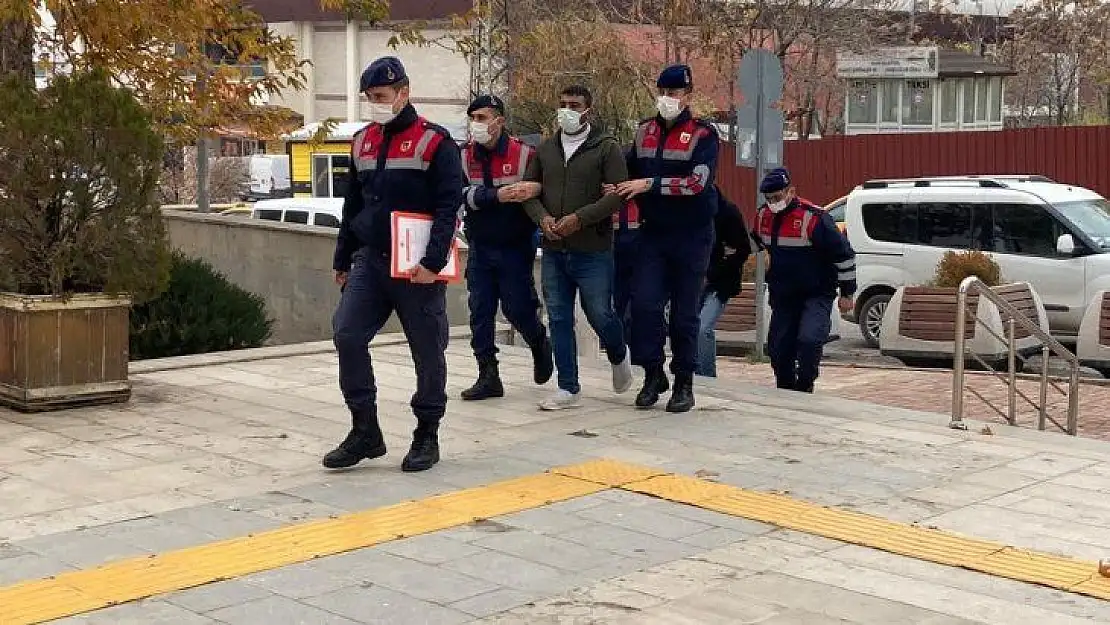 Elazığ'da vagonların  kancalarını çalan şüpheliler yakalandı