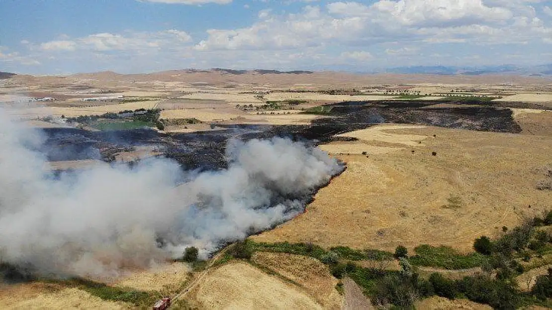 Elazığ'da yangın saatler sonra kontrol altına alındı, 800 dönüm ekili arazi kül oldu