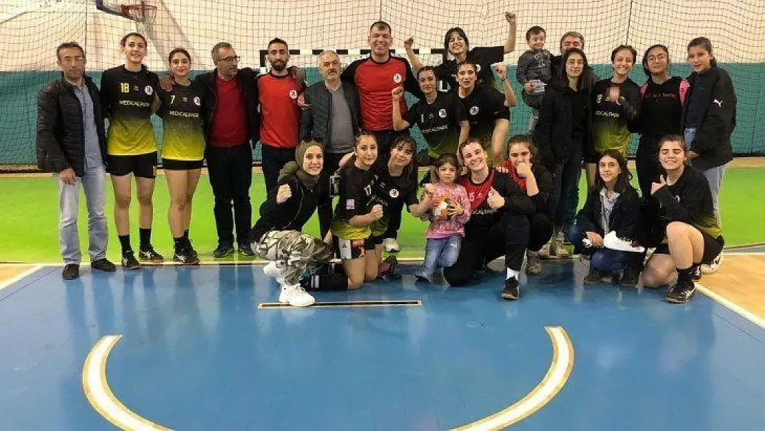 Elazığ'ın hentbol takımından 5'i sporcu 7 kişi Covid-19'a yakalandı