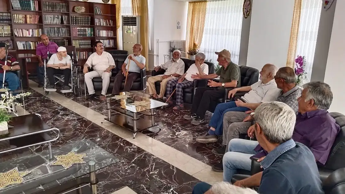 Gazi Huzurevinde 'Gönül Sohbetleri'