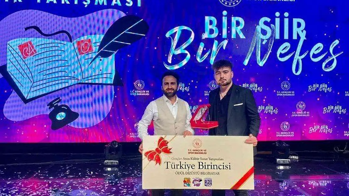 Elazığlı Muhammet Mert Özdemir Türkiye 1'incisi oldu.
