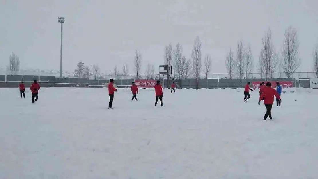 Elazığspor hazırlıklarını sürdürüyor