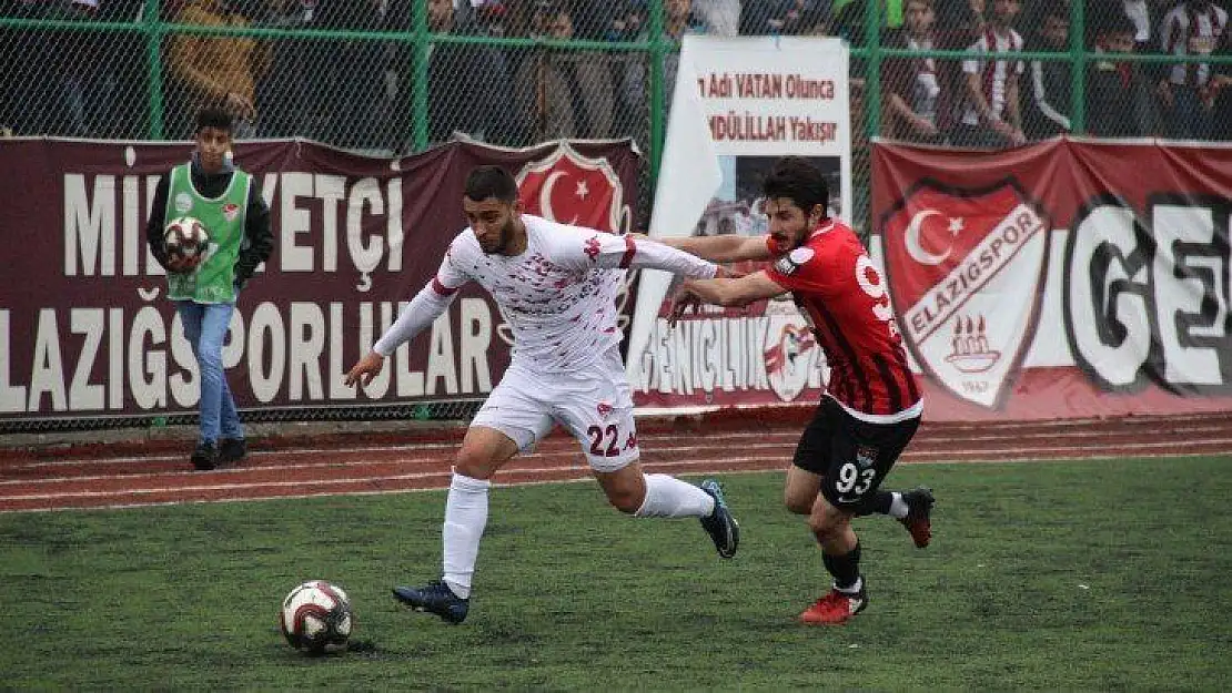 Elazığspor'da Murathan'ın çapraz bağları koptu