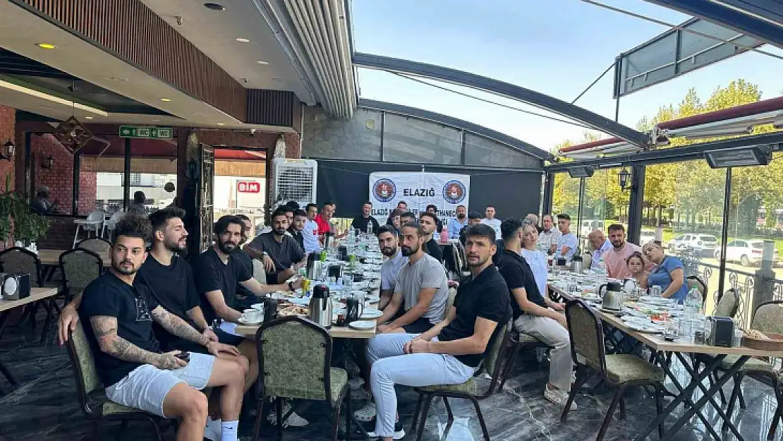 Elazığspor maç öncesi bir araya geldi