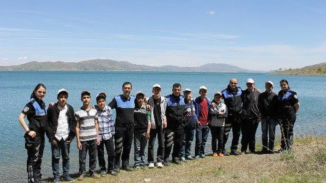 Polislerden Öğrencilere Piknik
