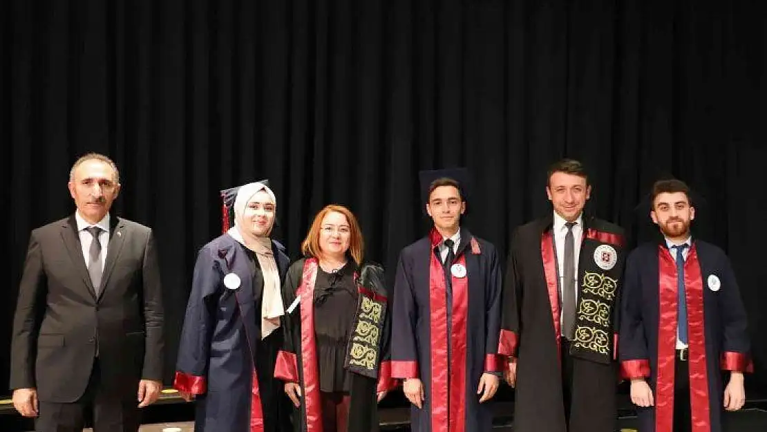 (FÜ) Mezunlarının kep atma törenleri devam ediyor