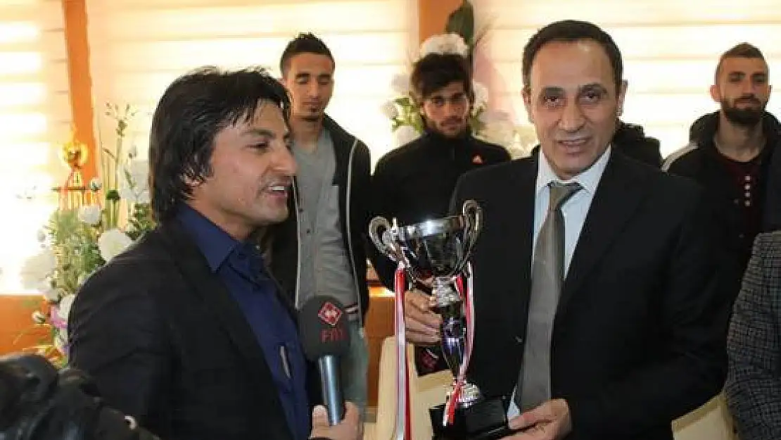 FÜ'de Çifte Şampiyonluk